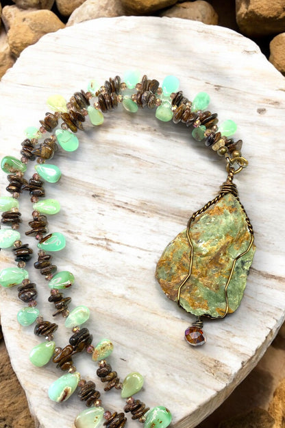 Chrysoprase on Bronzite