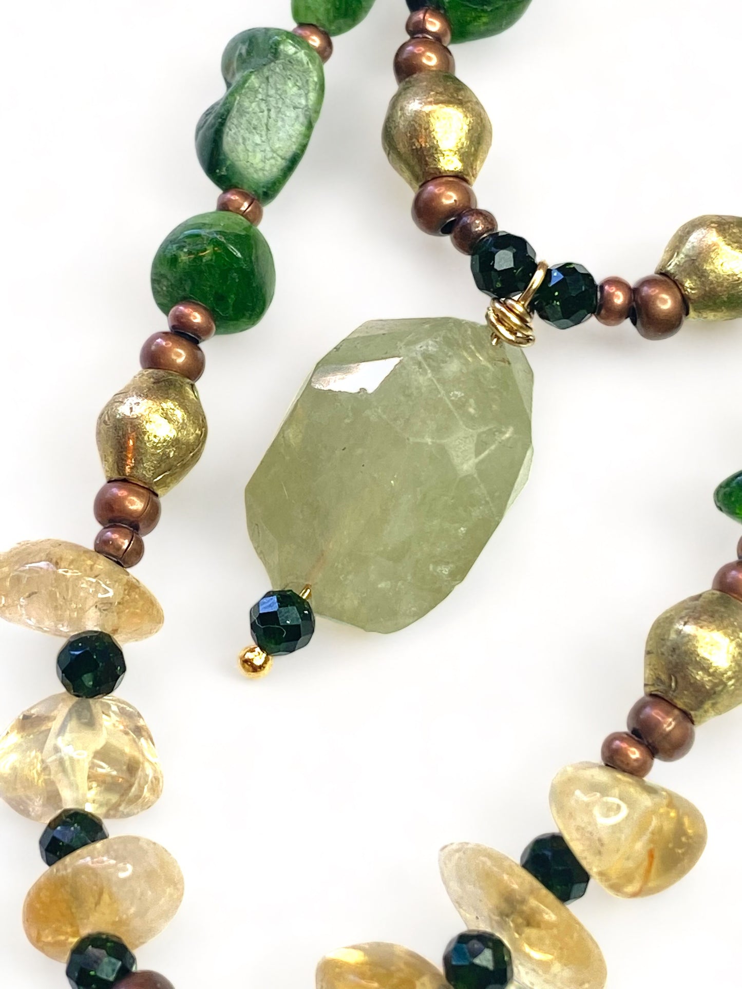 Diopside on Gold