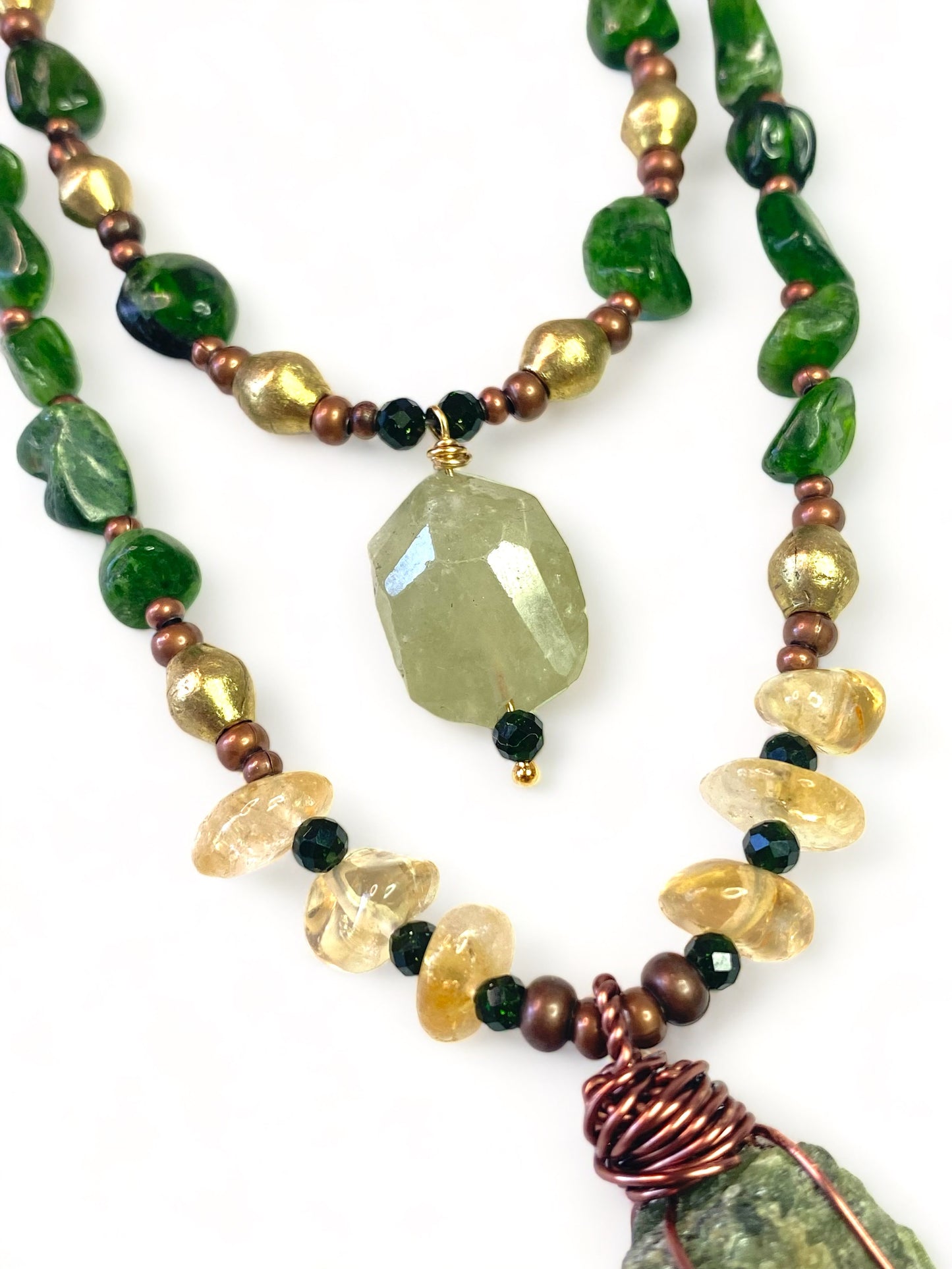 Diopside on Gold