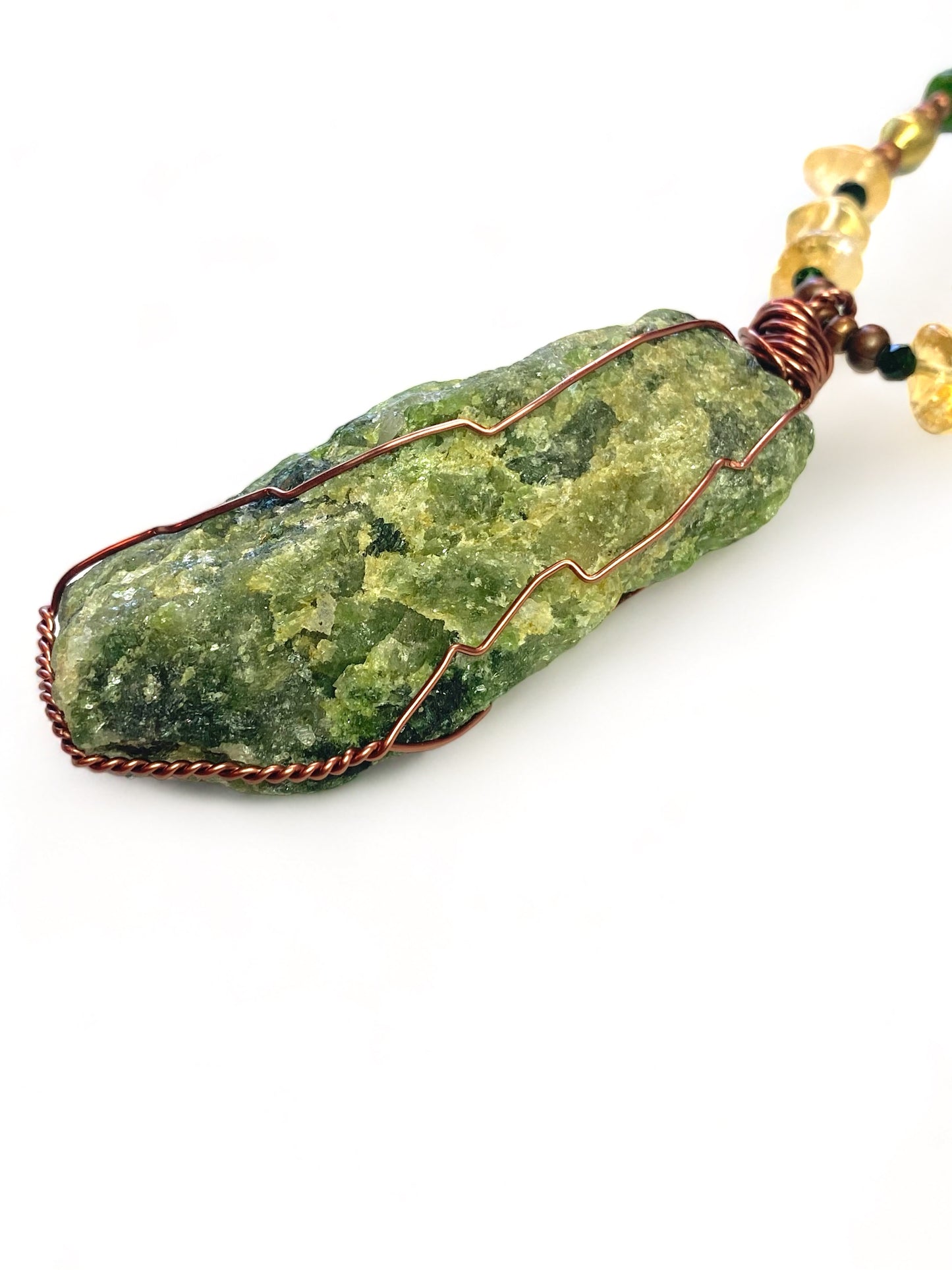 Diopside on Gold